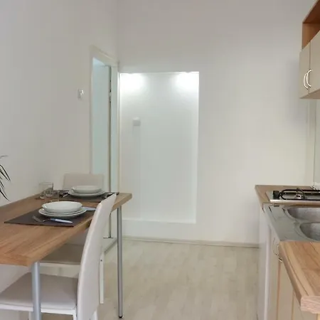 Apartman Lea Apartment *